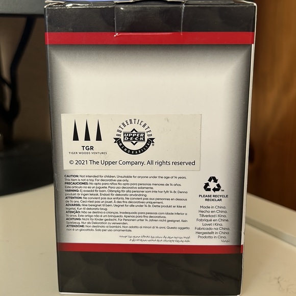 Tiger Woods Vinyl Bobble - The Upper Company - Picture 2 of 4